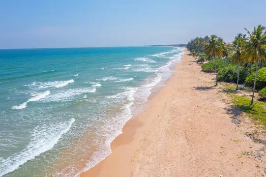 Turquoise water along Nilaveli beach