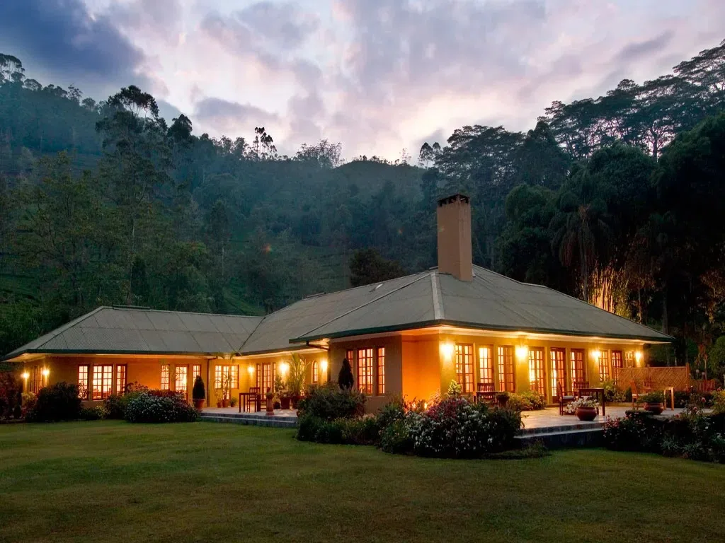 Luxury tea bungalow in Sri Lanka highlands