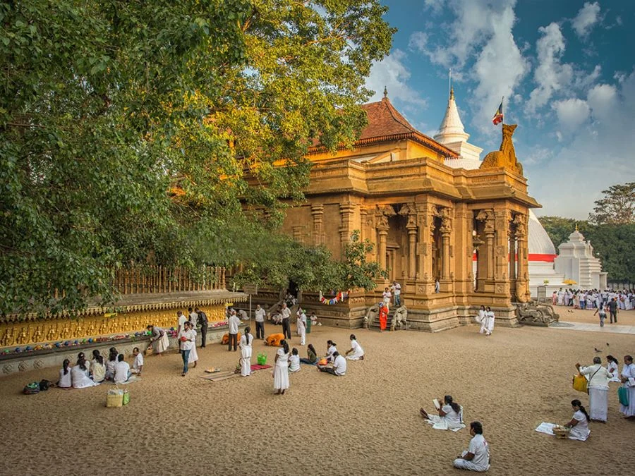 Kelaniya temple beside the river