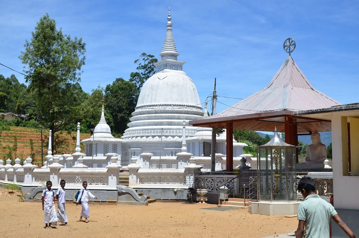 Temple setting at Divurumpola