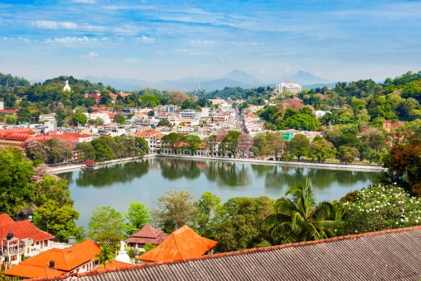 Kandy Lake framed by the surrounding green hills