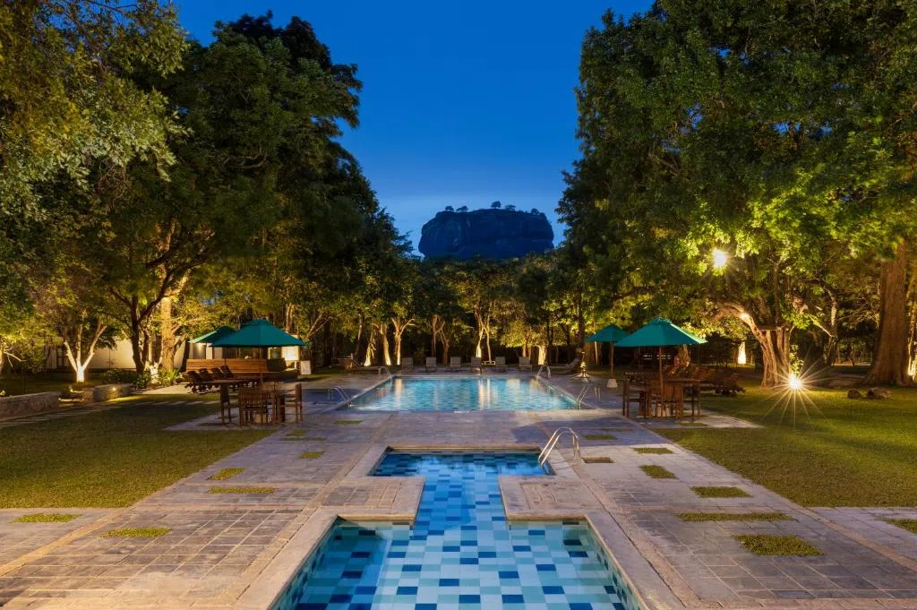 Luxury Sigiriya resort with rock view