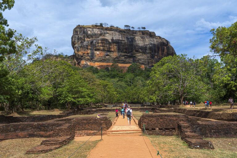 sigiriya-front-view